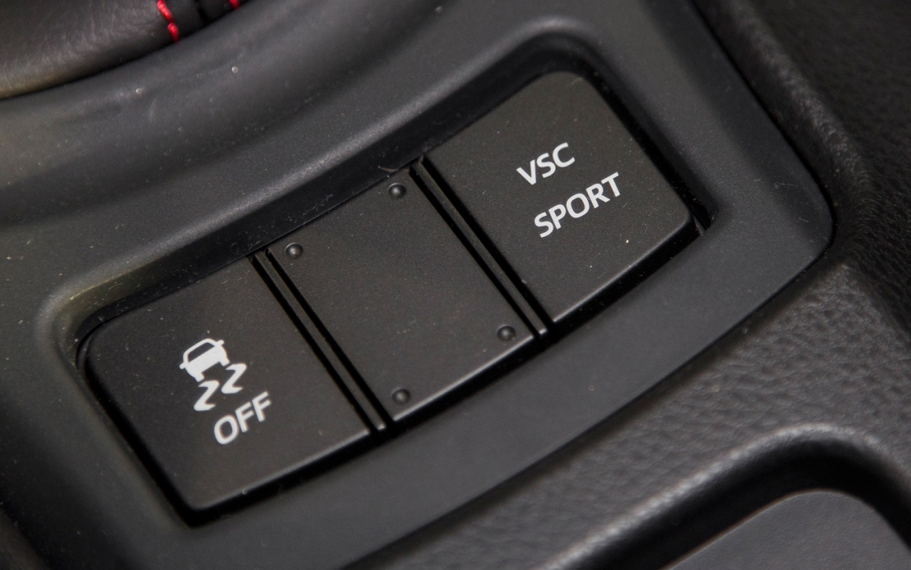 Name:  2013-Scion-FR-S-traction-and-spot-button.jpg
Views: 8918
Size:  276.6 KB