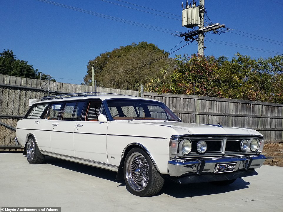 Name:  18857716-7497503-Lloyds_Auctions_said_the_V8_Falcon_with_six_doors_and_eight_seat-a-3_1569310199.jpg
Views: 225
Size:  190.5 KB